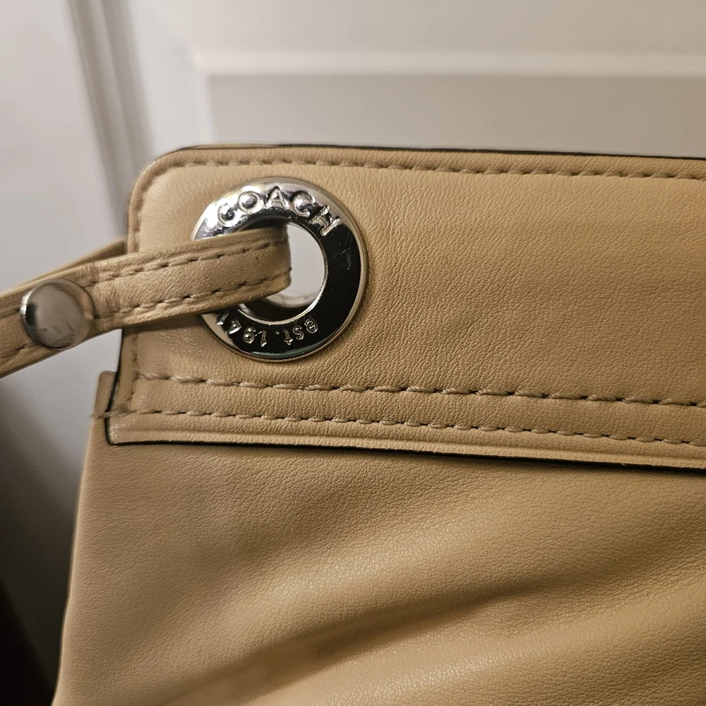 Coach Cream Wristlet Clutch - Picture 3 of 10